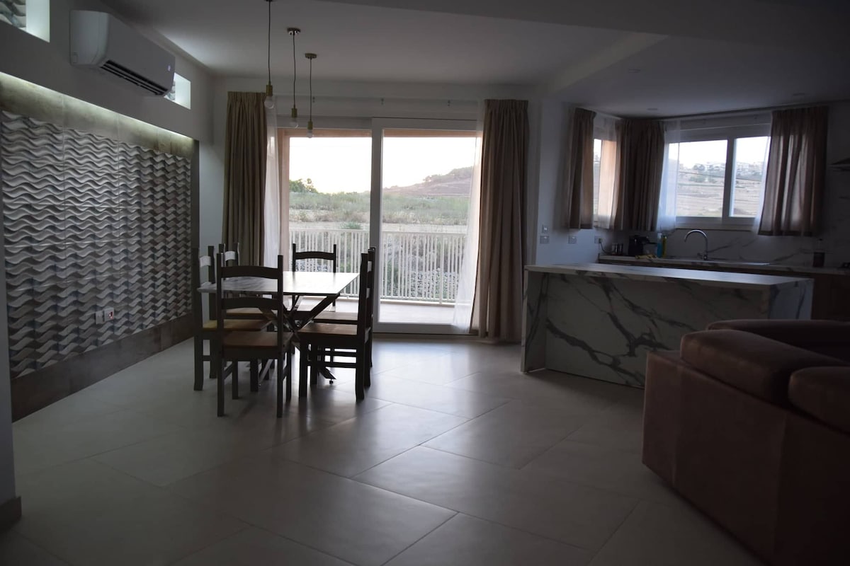 Quartz (1 bedroom with ensuite bathroom)