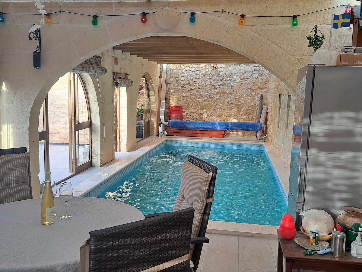 Wiejska, bardzo spokojna okolica Kercem, Gozo