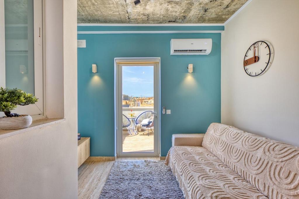 Uriel's - 1 Bedroom Penthouse by Solea