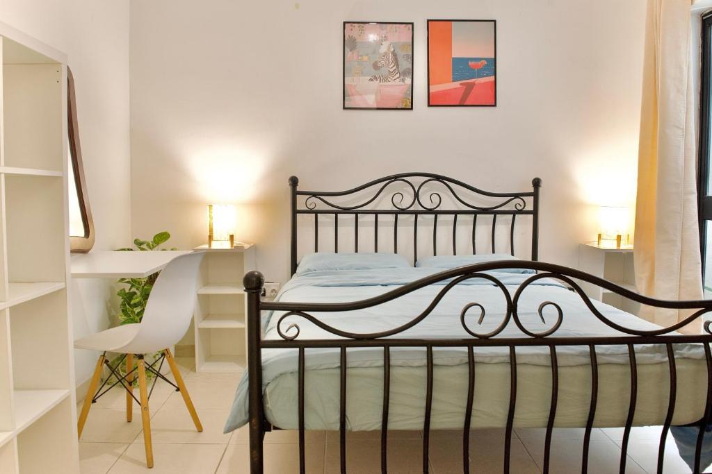 Private Room in a 2 Bedroom Apartment in Blata l-Bajda - Close to Valletta