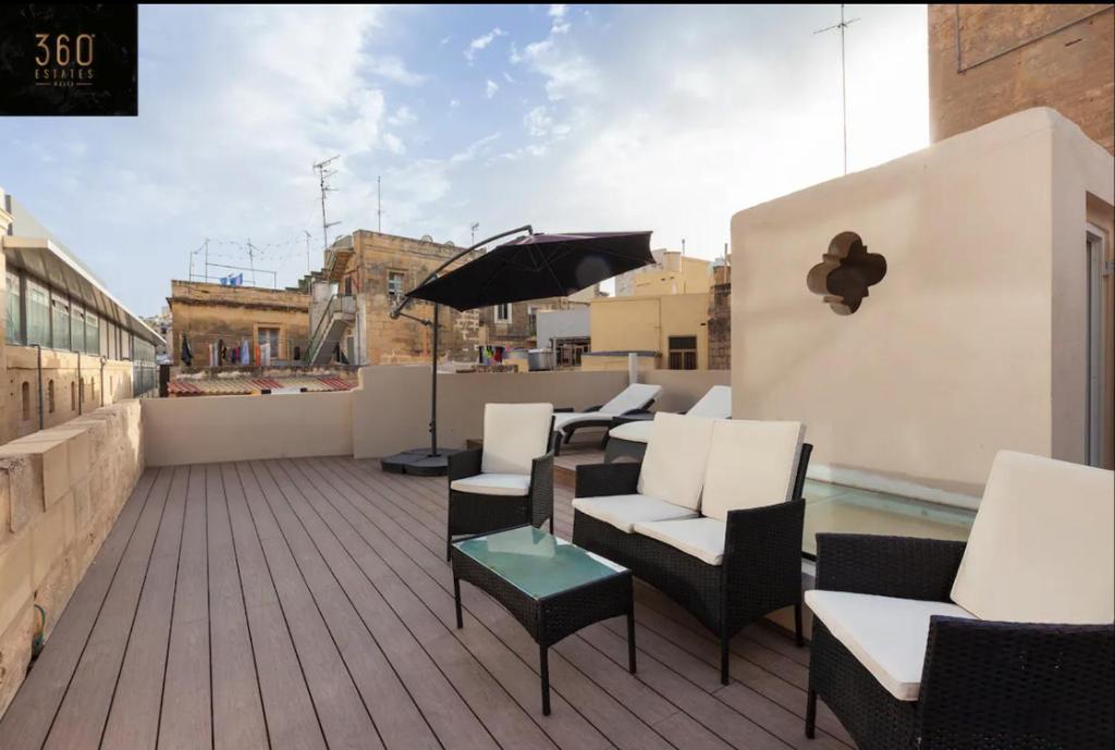KoKo House Deluxe Apartments with Rooftop Terrace by 360 Estates