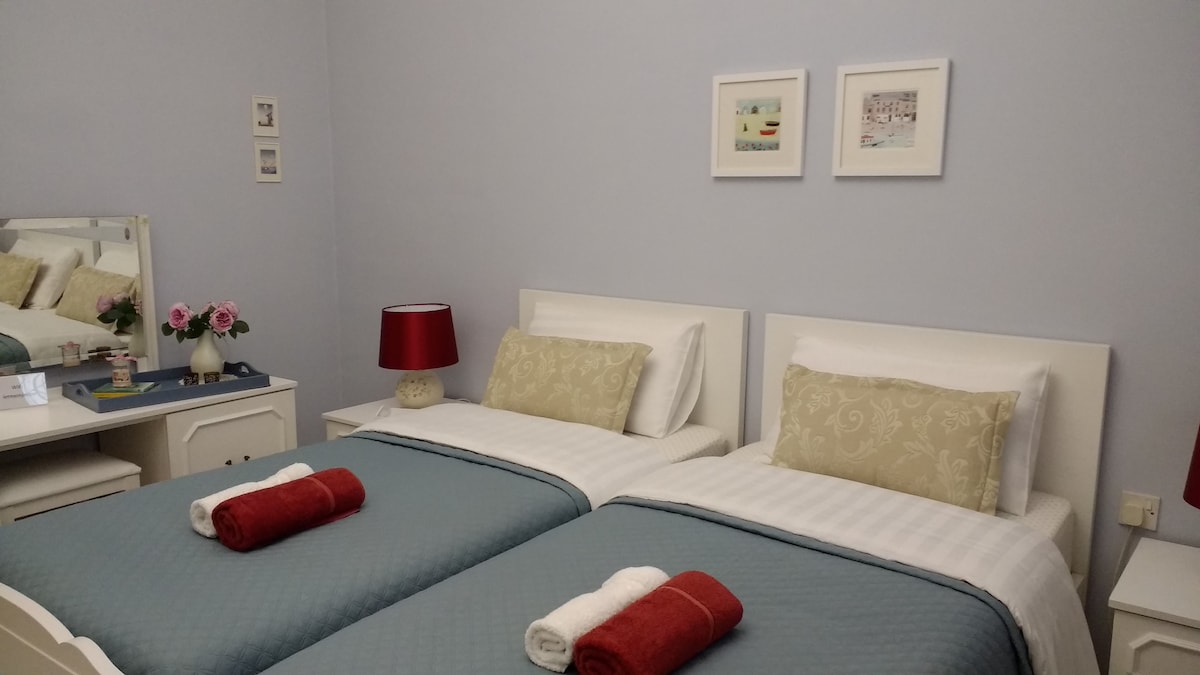 Comfy Bedroom with private bathroom and breakfast.