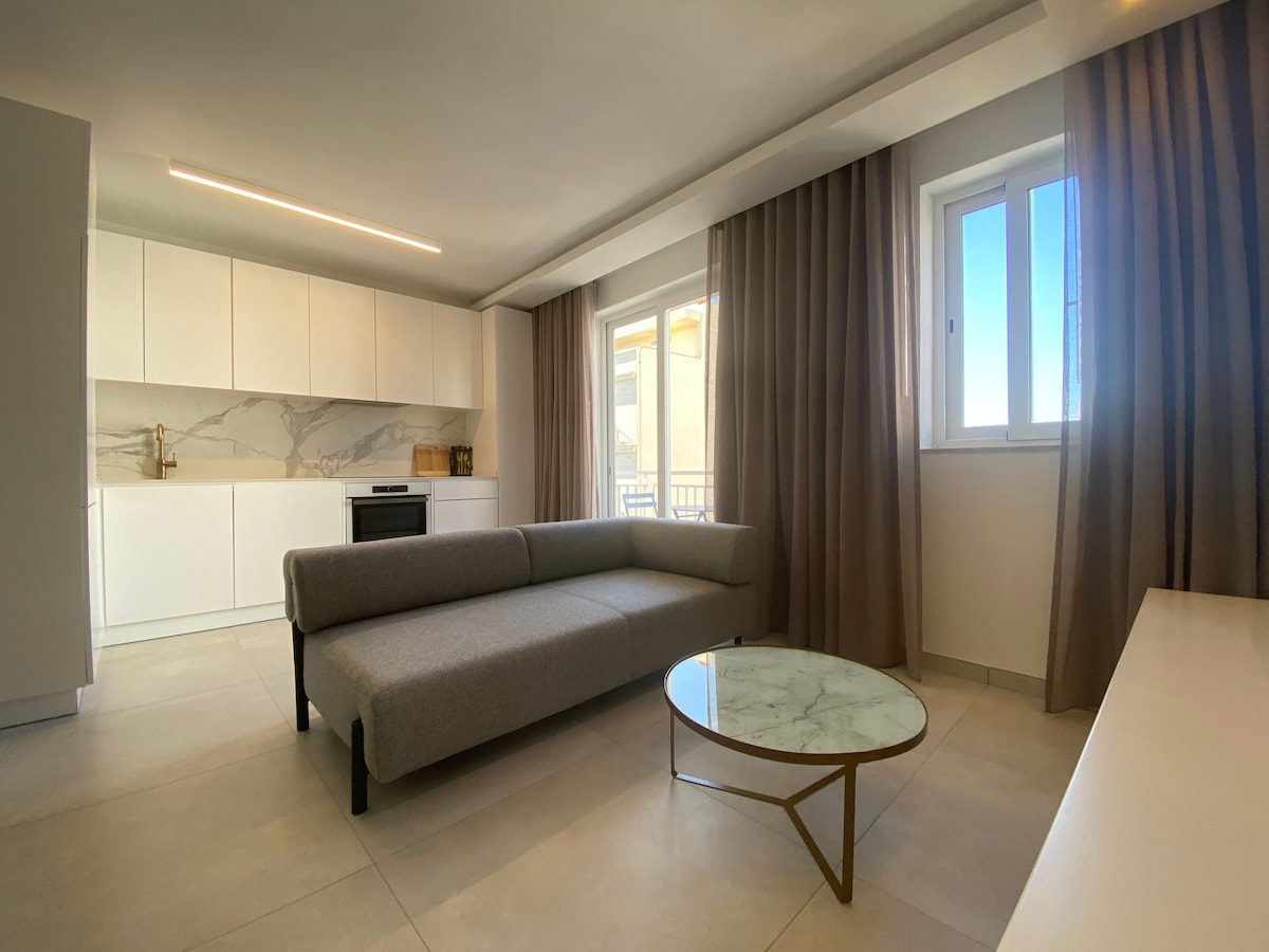 Designer 1 bedroom 4th floor apartment in Gzira