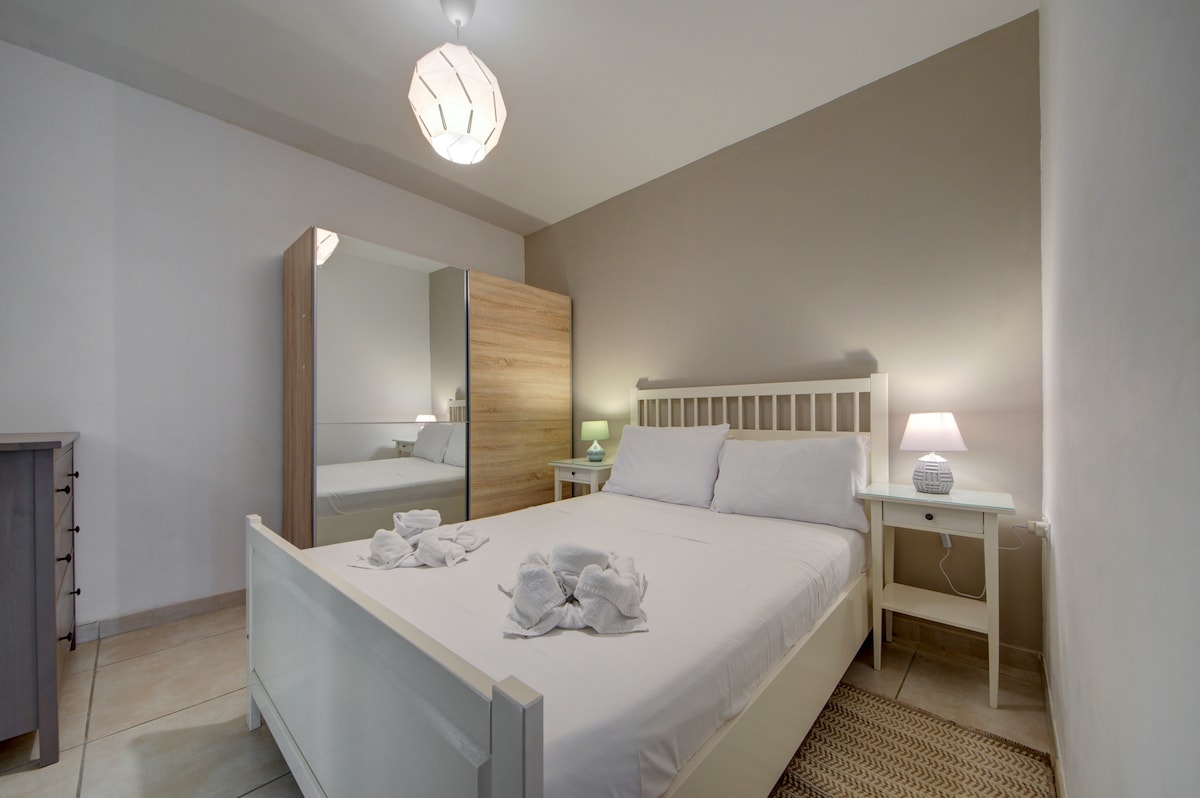 New apt walking distance to the beah by SF HOMES