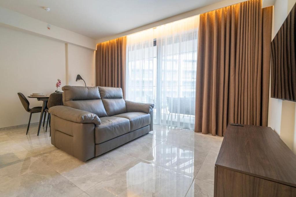 Mercury Suite by Zaha Hadid Including Pool Access