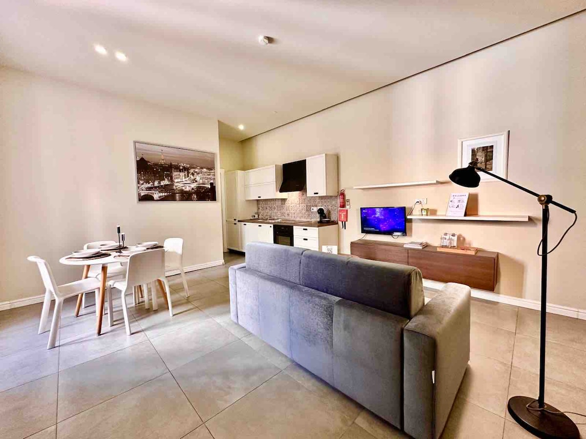 Stylish 1 Bedr Apt next to The sea Front