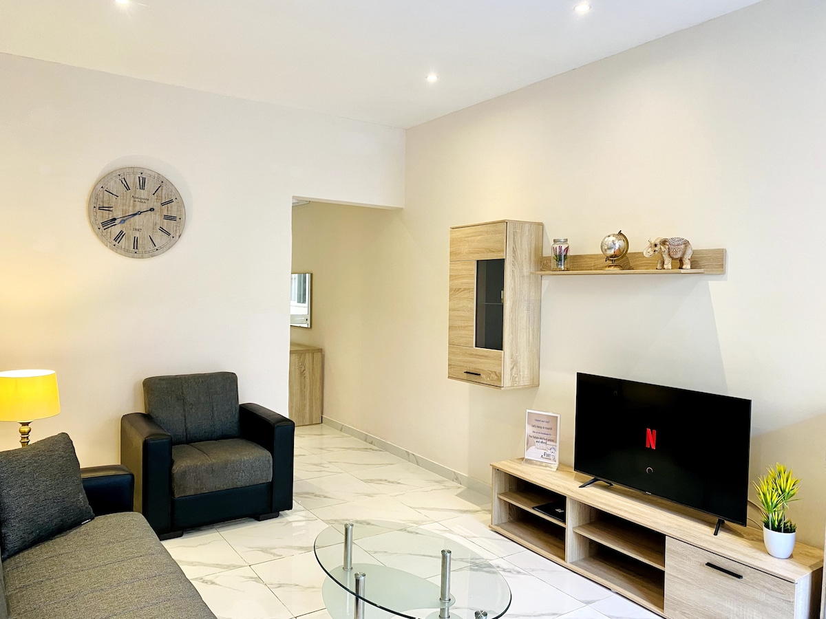 Traditional Studio Apartment with  BBQ area