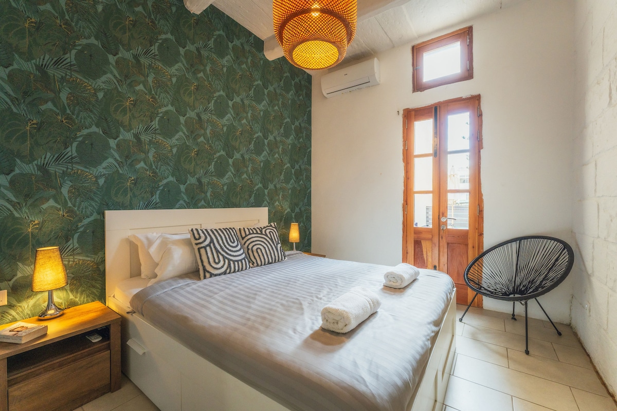 Palazzo Seraphim Boutique living in St Julians