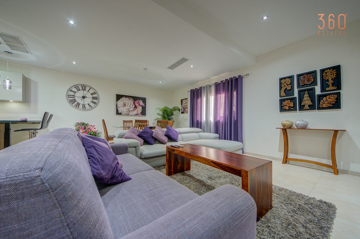 A lovely 2BR home with pool access in Marsascala