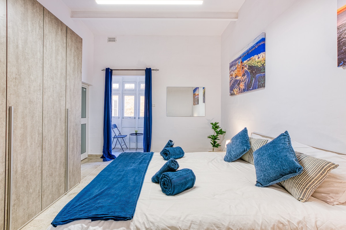 SeventySeven- Floriana