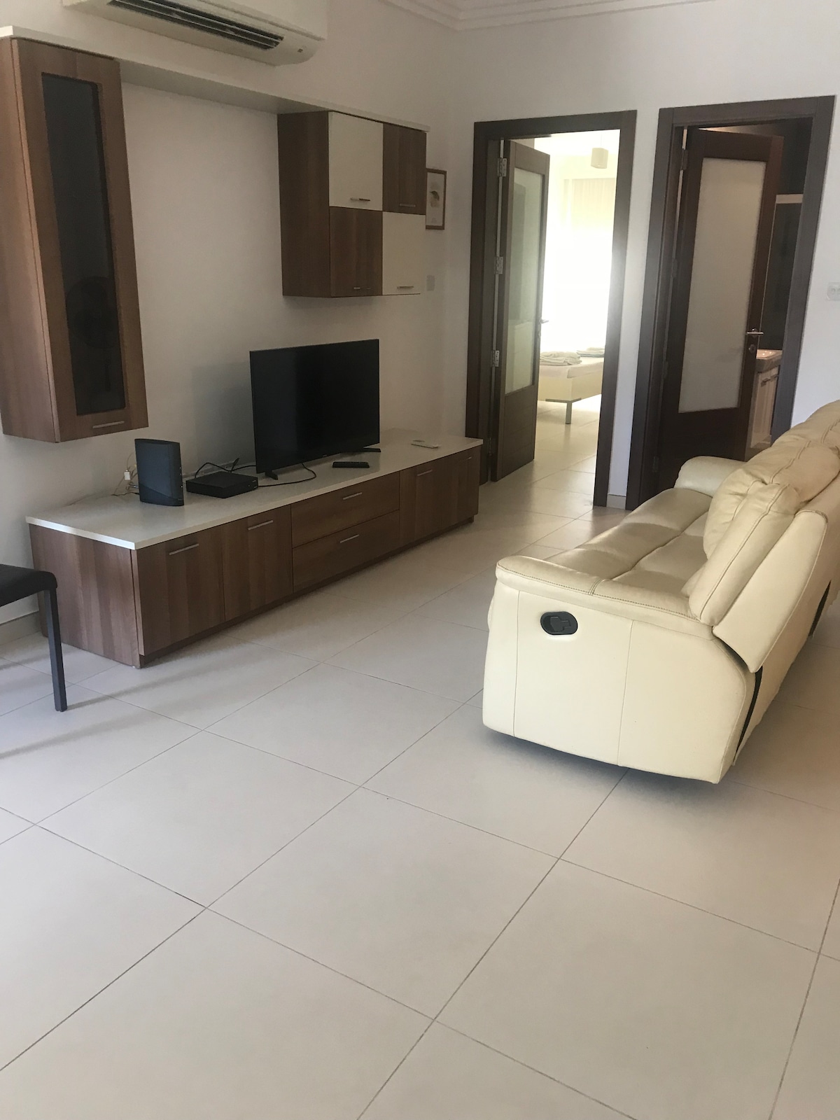 Masionette 2  Half Way Inn