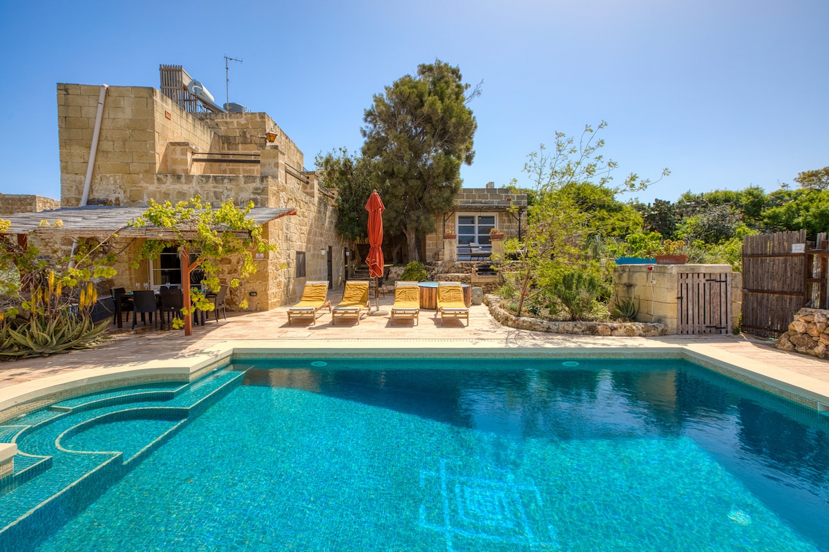 Oszałamiające widoki na dolinę w idyllicznej willi