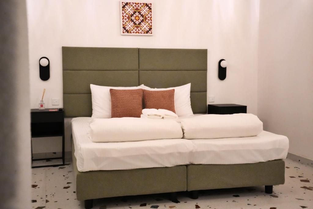 Grand Terrace 1 by Vallettastay