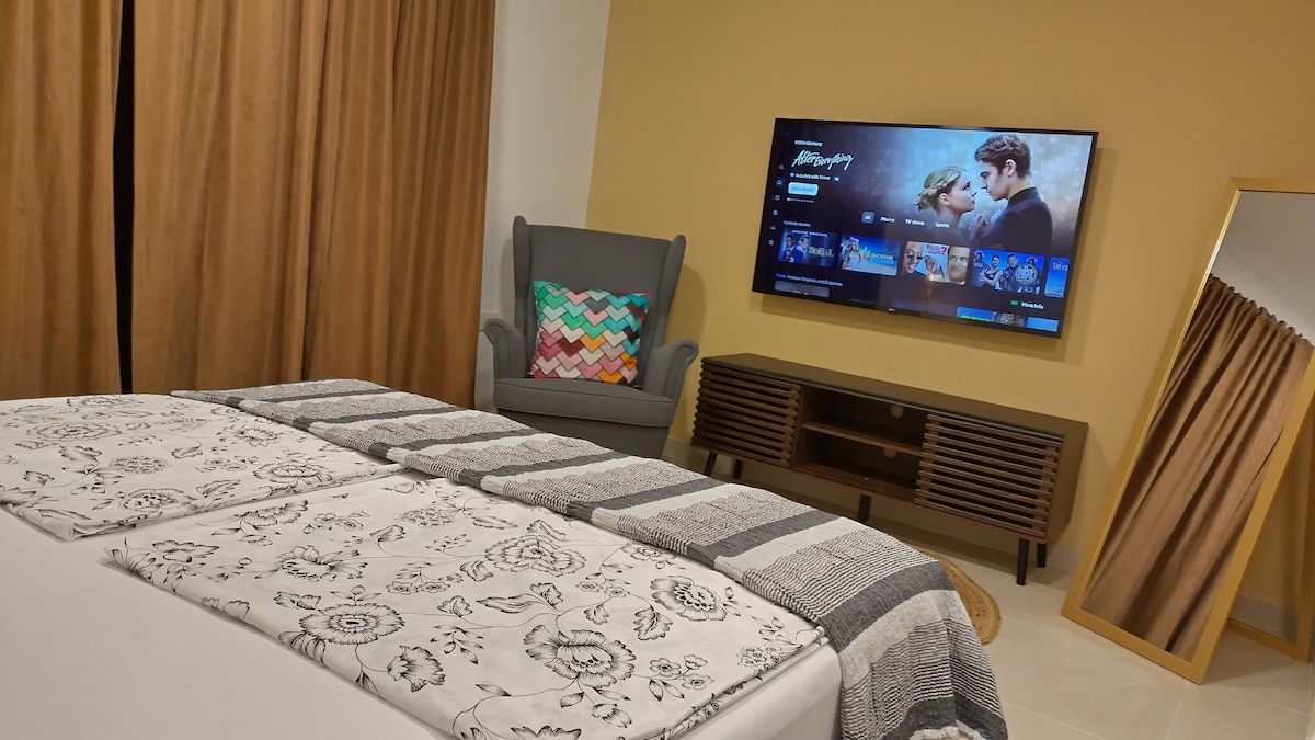 New, pretty and central