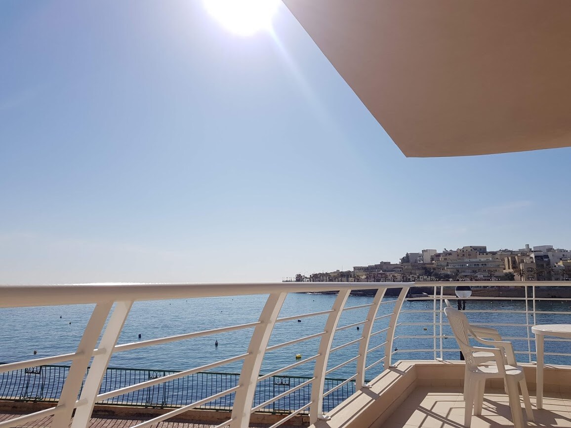 Seafront Apartment - Wifi - Sleeps 5 - #1
