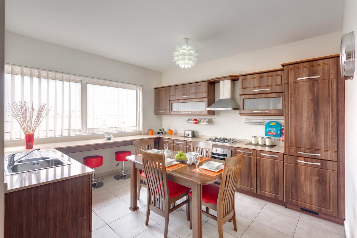 3 Bedroom Luxurious Apartment