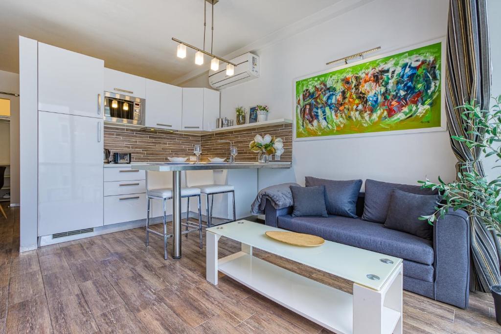 St Julians Studio 402 Near Beach and Paceville