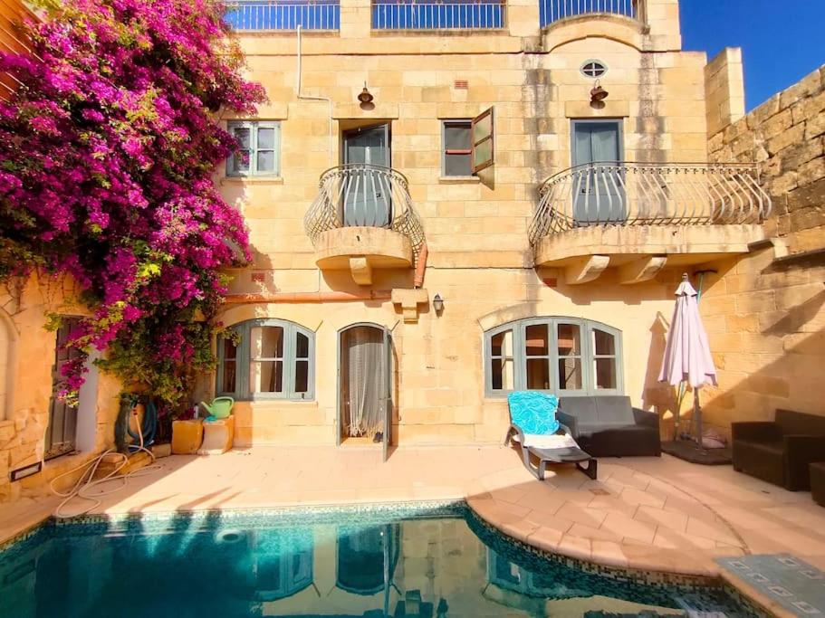 Charming Room in Villa with pool, Gozo-TripInnGozo