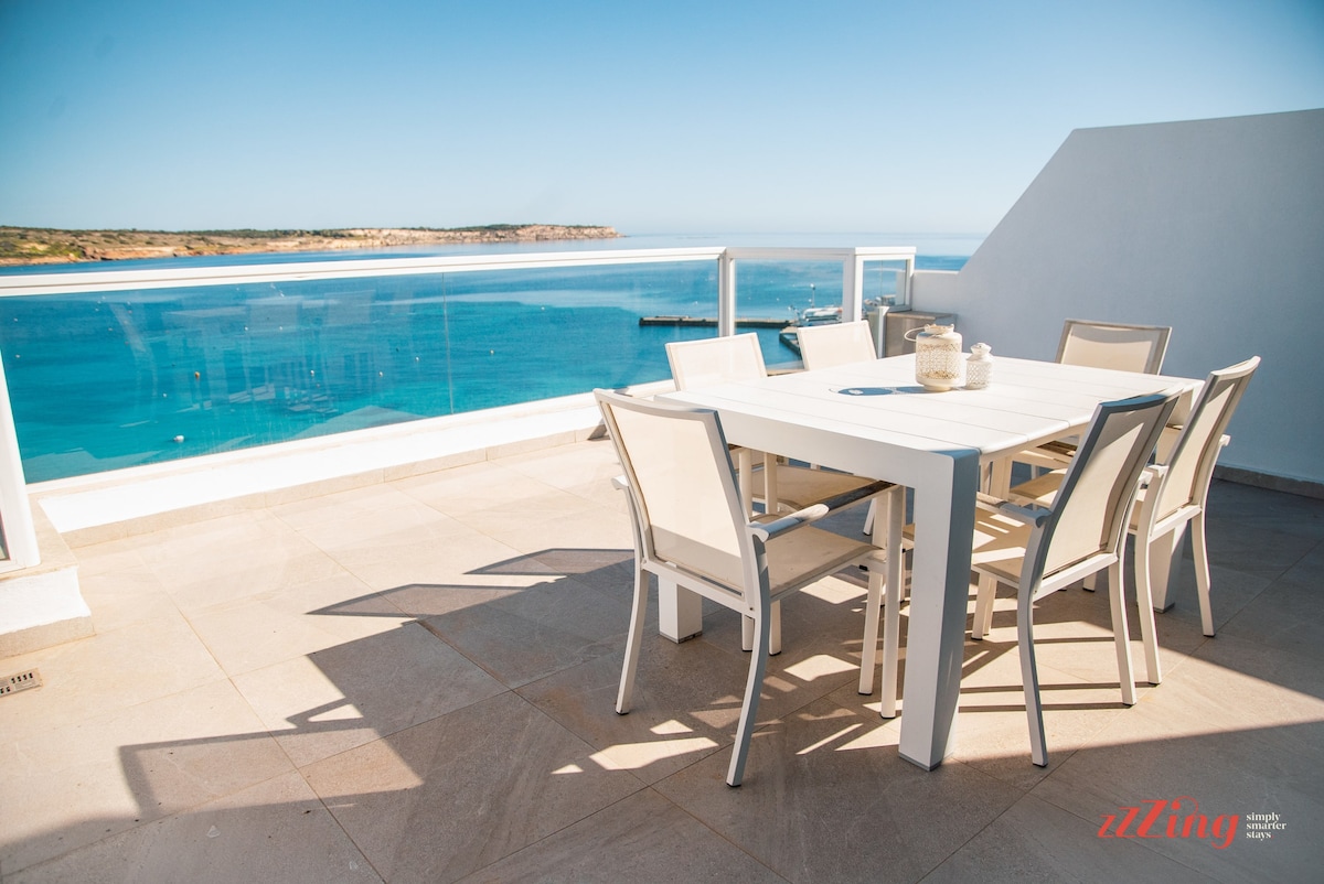 Pretty Beachfront Penthouse in Mellieha