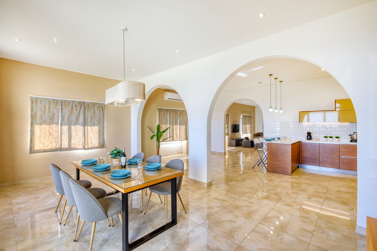 Jasny apartament 3-pokojowy z widokiem na dolinę i morze blisko plaży Ramla