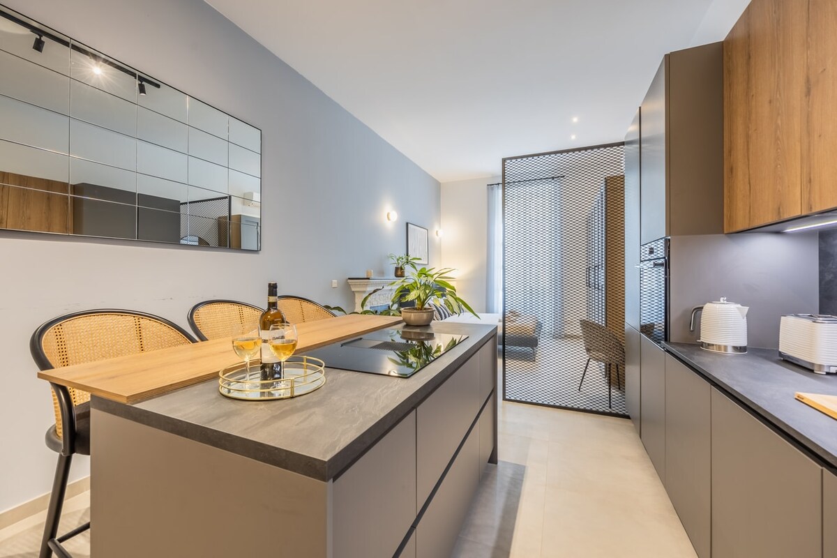 Naomi's Studio • 400m to Lidl & Cozy Cafes Nearby