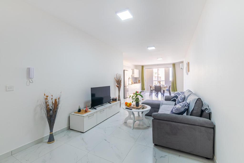 Brand New Spacious Apartment with Far Sea View