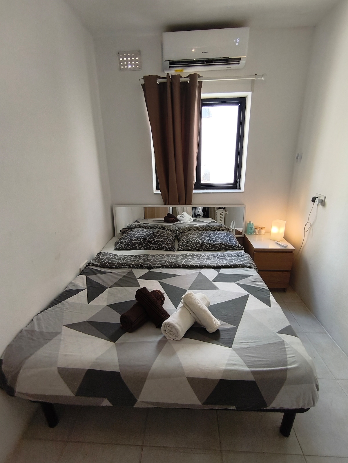 Merkez/Paylasimli daire içinde Oda,paylaşımlı bath