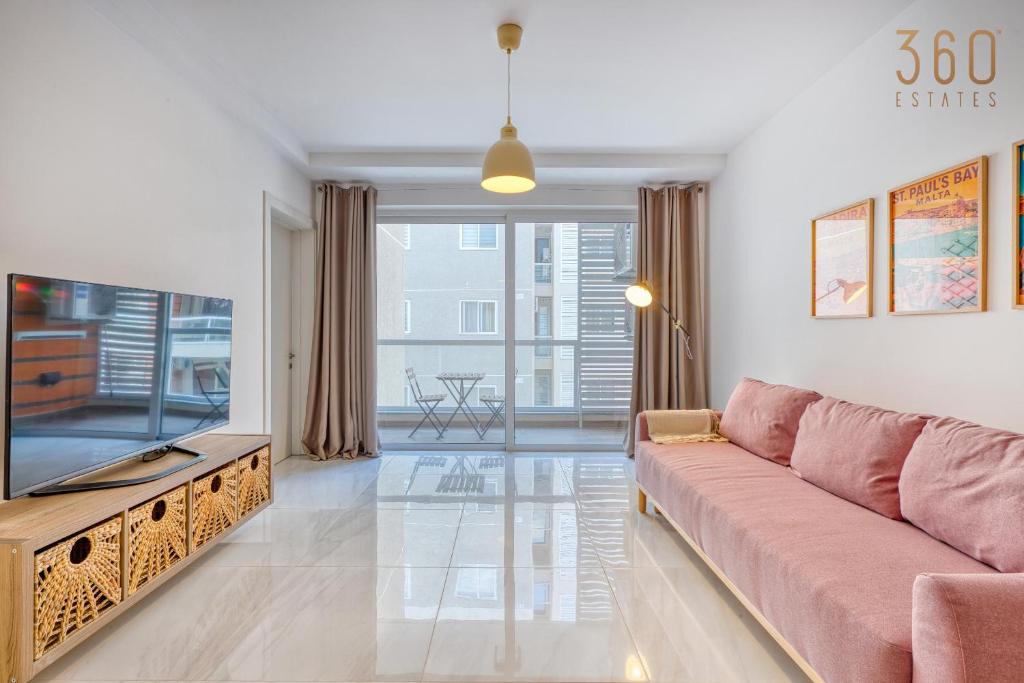 Beautiful 1BR home with Balcony close to the beach by 360 Estates