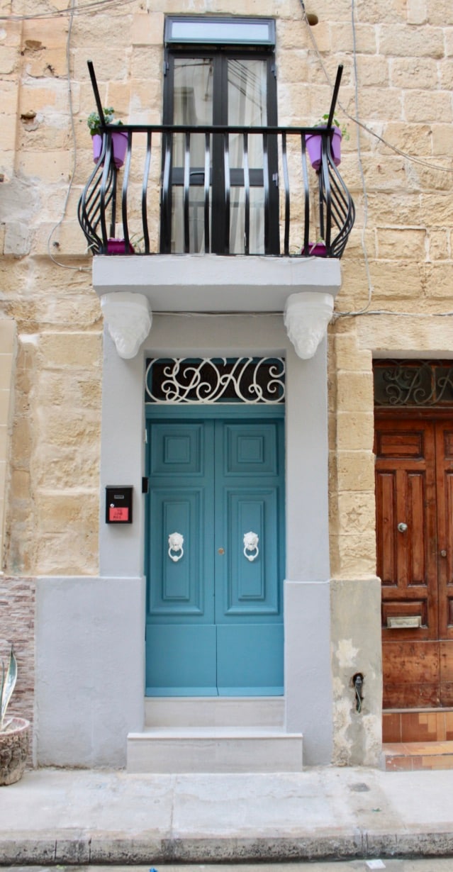 Cute historic townhouse for two