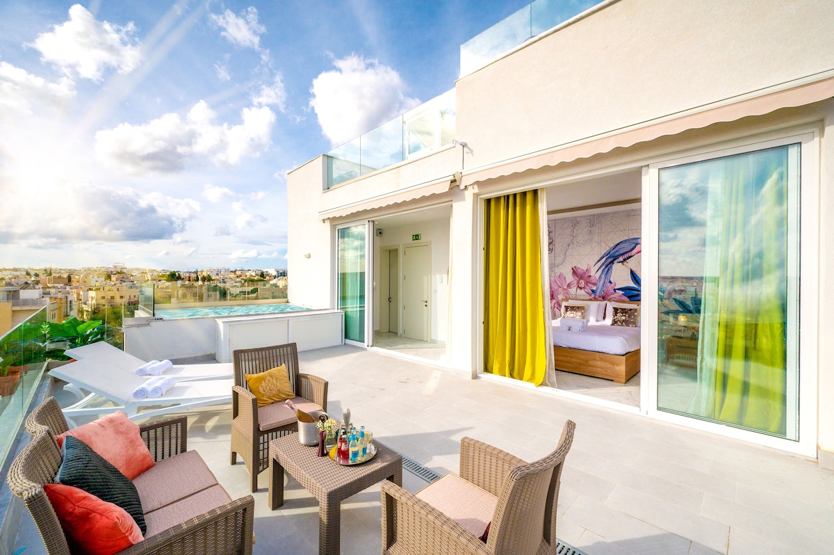 St Julian's Town view penthouse with pool