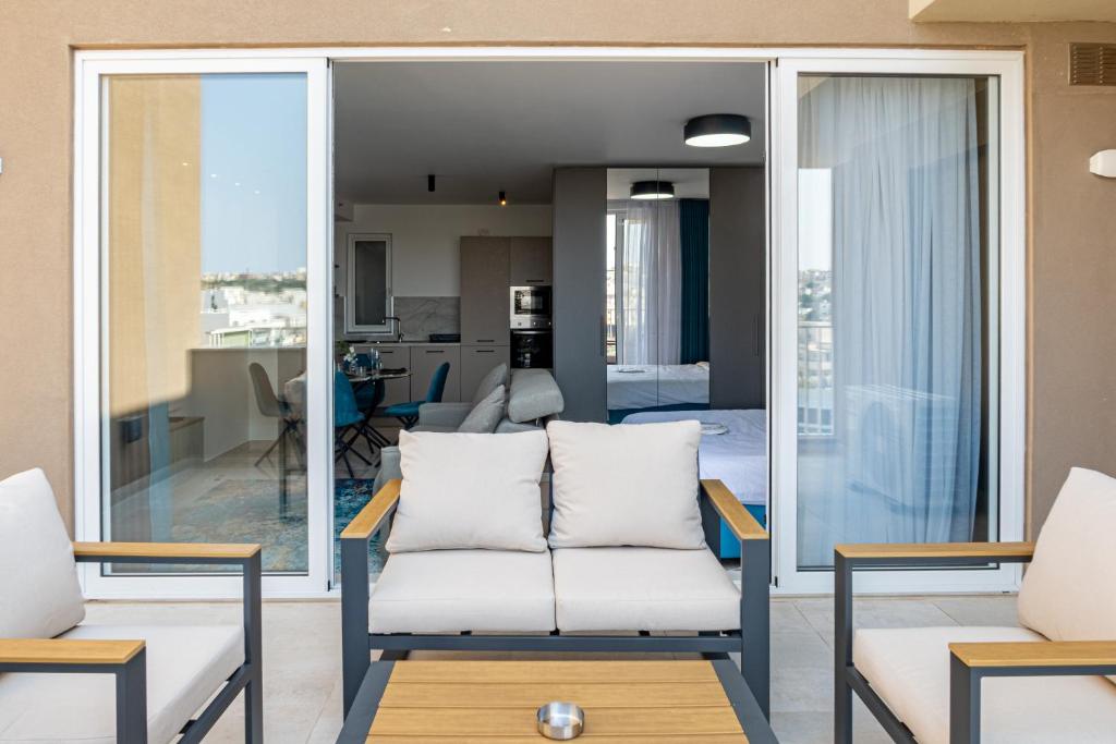 Offshore Suites Apartments in St Julians Centre