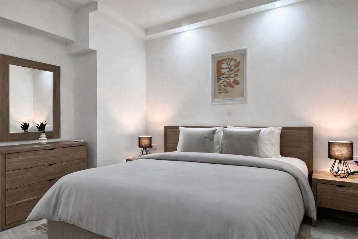 Central & Modern | St. Julian’s Apartment