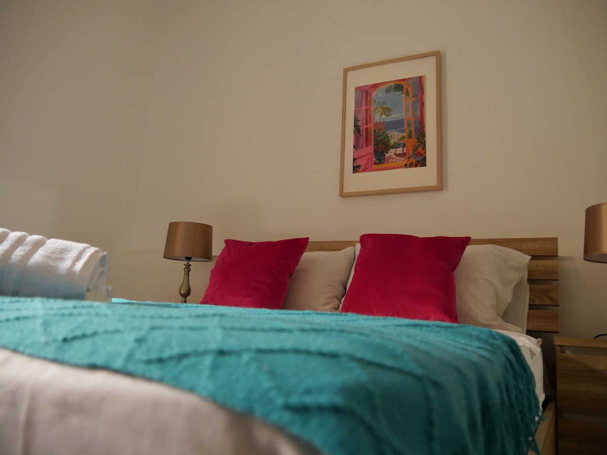 Modern, Large 1-Bed | Central Sliema Location