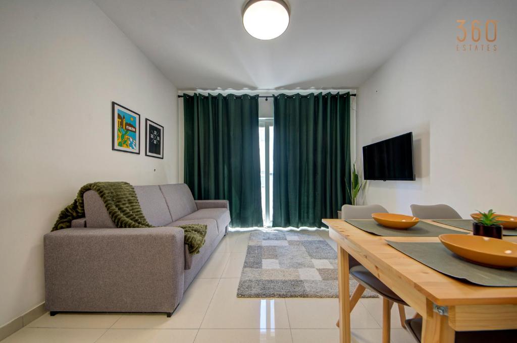 Beautiful, Central Gzira suites with Wifi & AC by 360 Estates