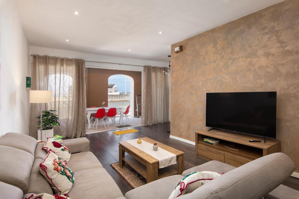 Spacious Luxury 3BR Apartment with Terrace & Open Views - Zurrieq, close to sea