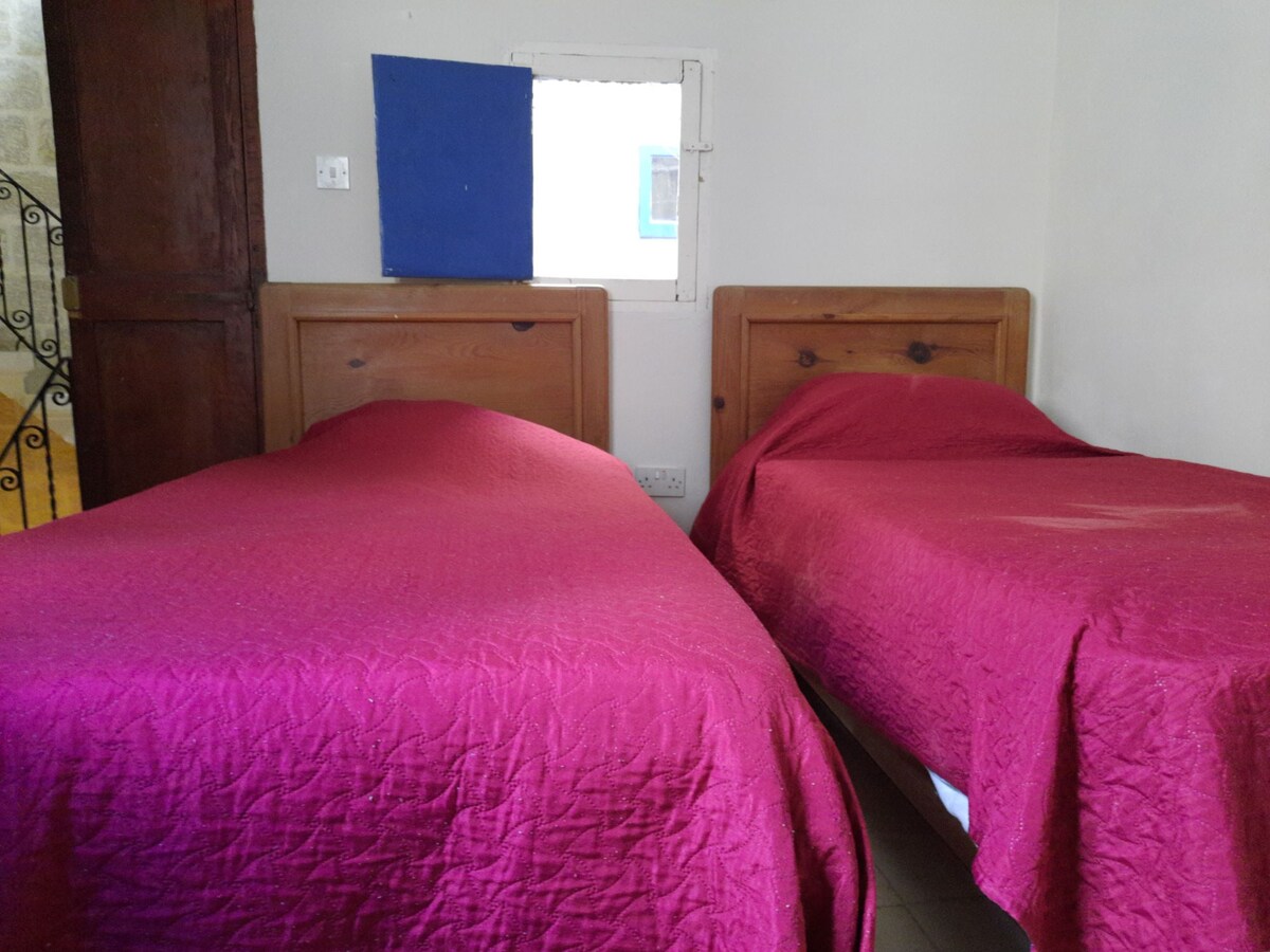 Lija Private Room (Central): Rm 2