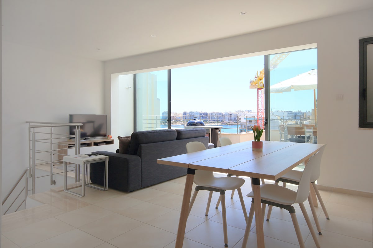Spinola Bay 2 Bedroom Duplex with amazing Terrace