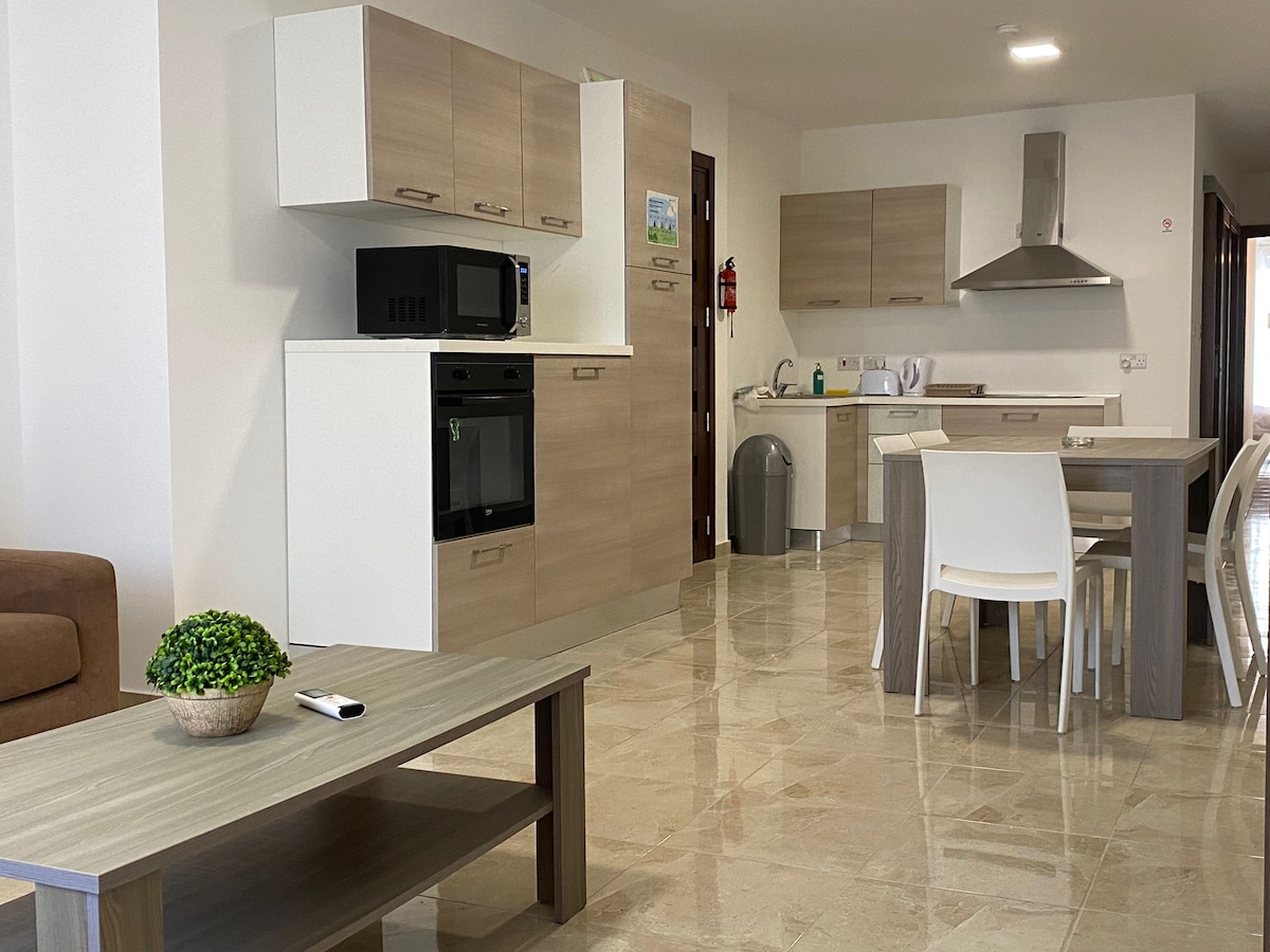 Sea View Spacious Apartment Sleeps 7