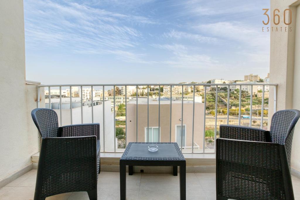 A lovely designer Apt with Balcony in St' Julians by 360 Estates