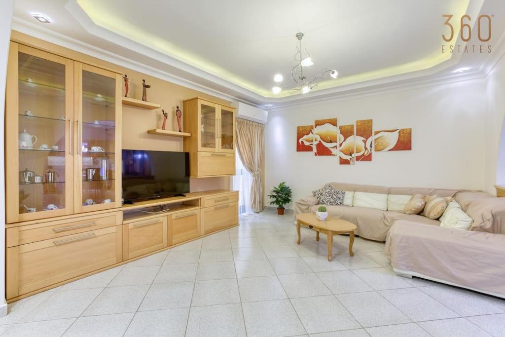 Charming 3BR Apt with Breathtaking Sea Views by 360 Estates