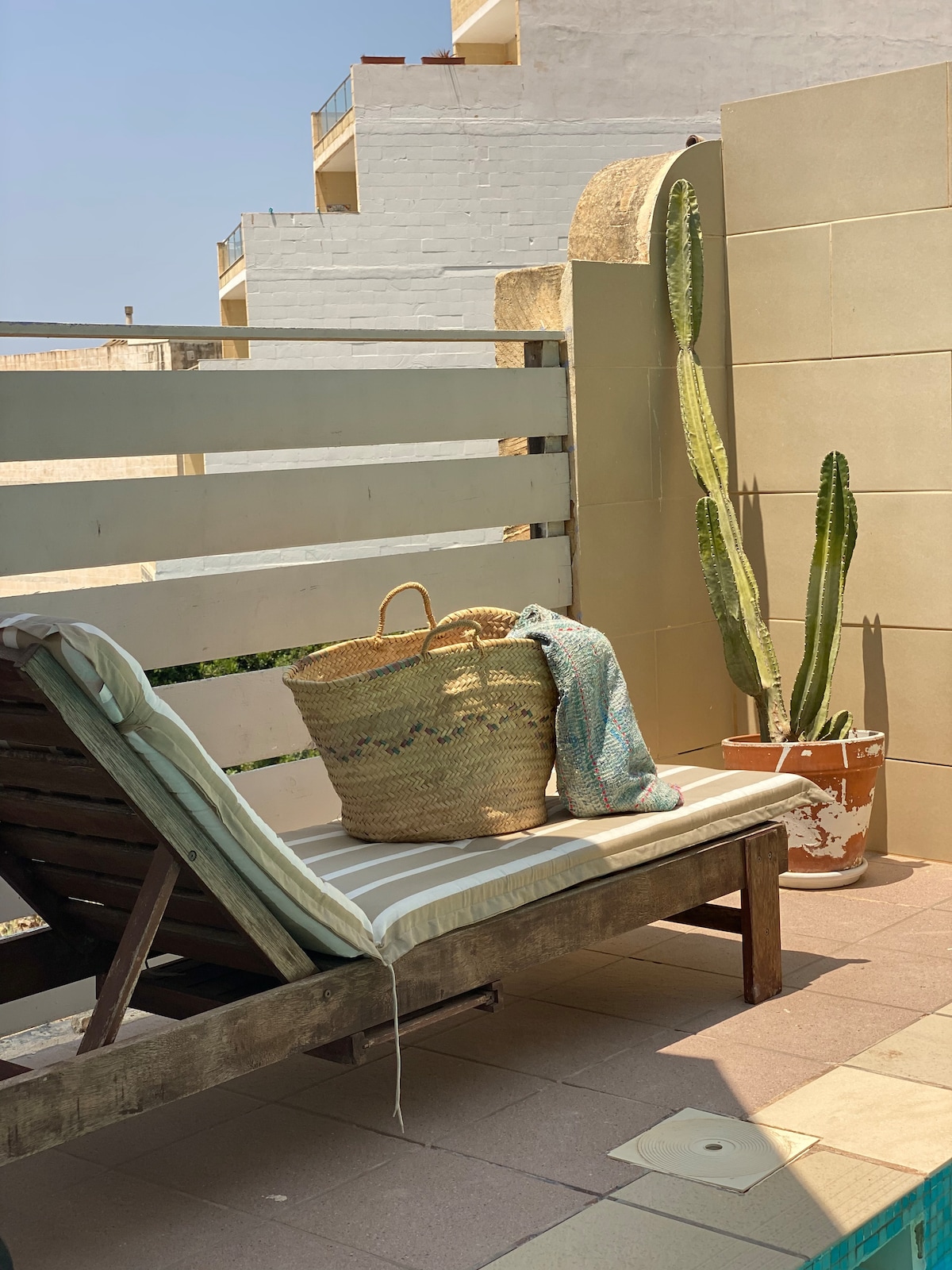 Urokliwy dom wiejski z widokami na Blue Lagoon i basenem