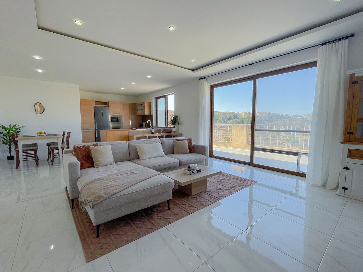 Penthouse with Xlendi Views & Two large Terraces