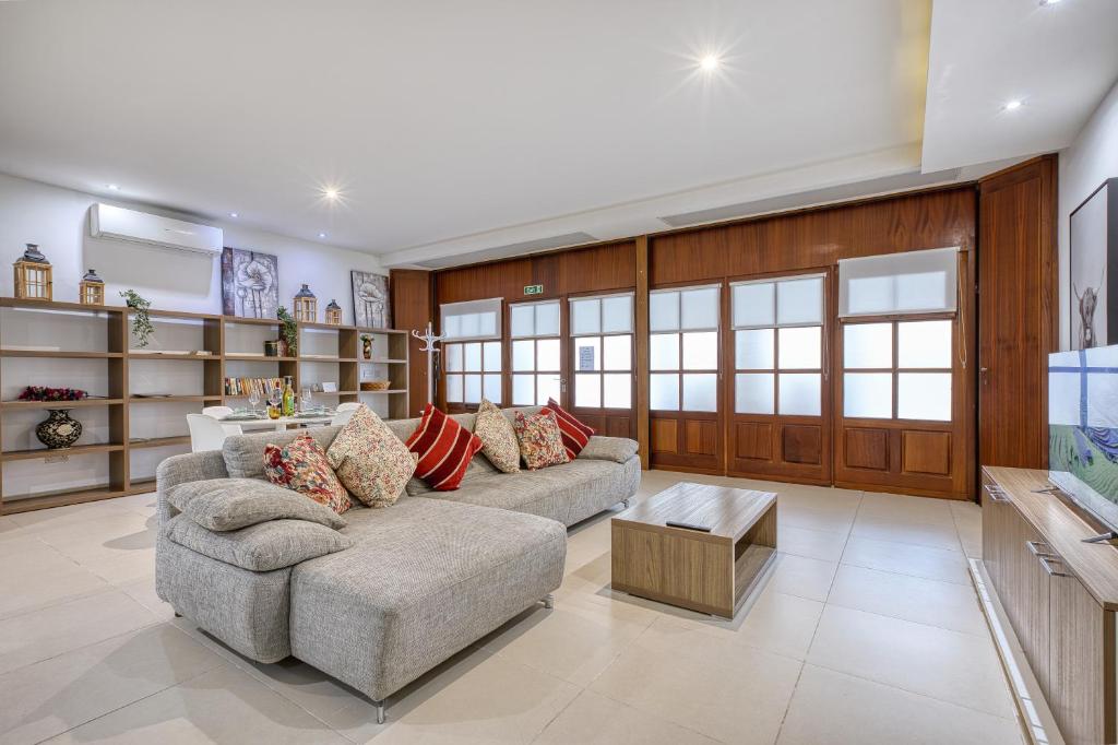 Spacious & chic 1 bedroom in Birgu waterfront GSPI1-1