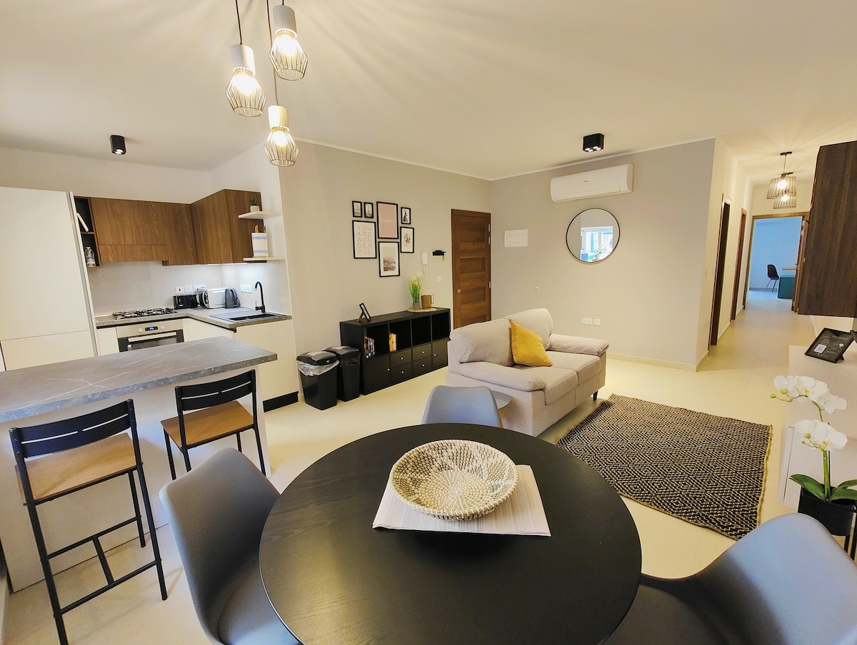 Spacious, cosy, 2 bedroom in prime location