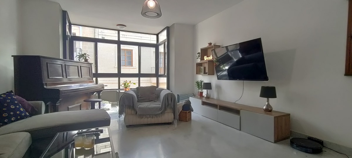 Bright Double Bedroom Seconds From Sliema Seafront