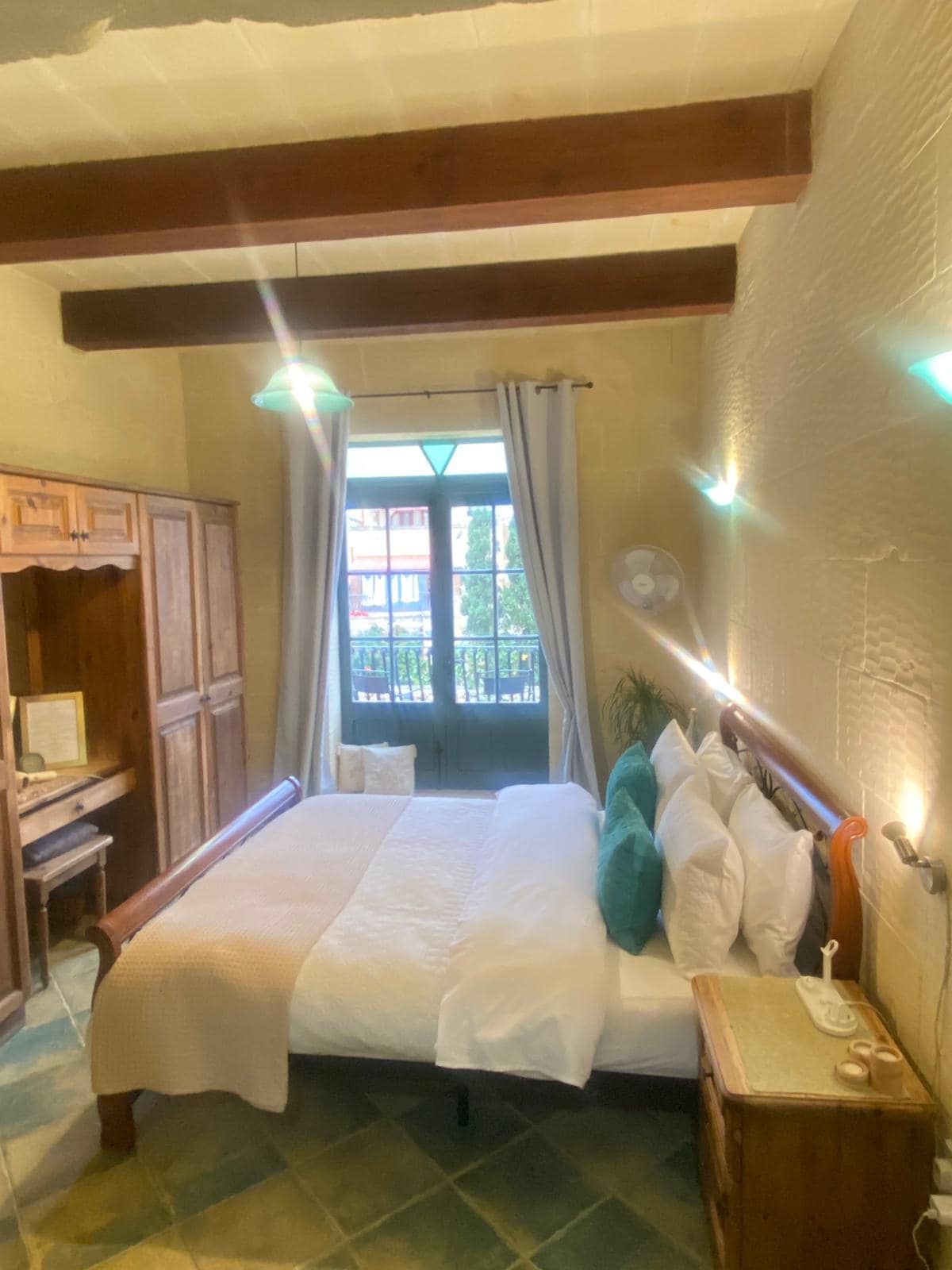 Pokój dwuosobowy z balkonem i prywatną łazienką