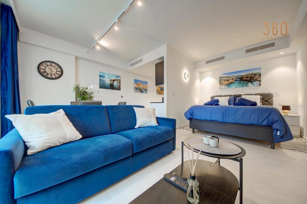 Luxury Stay at Mercury Suites with rooftop pool access by 360 Estates