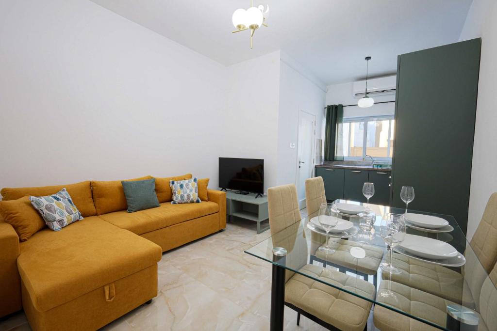 Modernised Top Floor Apartment with Back Balcony - Close to Balluta & Exiles Beach