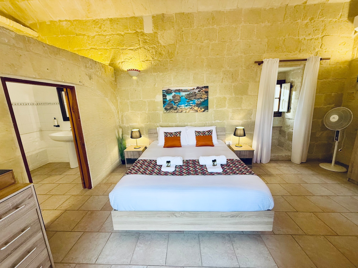 Autentyczny, urokliwy dom wiejski na Gozo z basenem – B&B nr 6