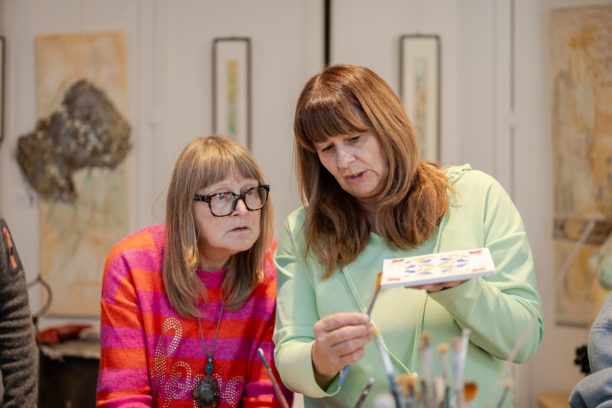 Decorate & glaze a Maltese ceramic tile